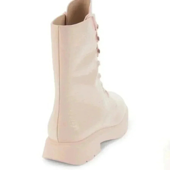 Stuart Weitzman Mckenzee Croc Embossed Leather Ankle Boots, size 40 - Picture 2 of 14